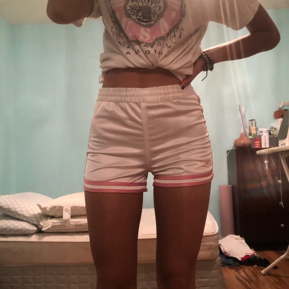 🔴SOLD🔴Reebok White and Pink Athletic Shorts - Picture 3 of 7